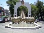 ejercito arequipa peru statue toros bulls ejercito arequipa peru statue toros bulls